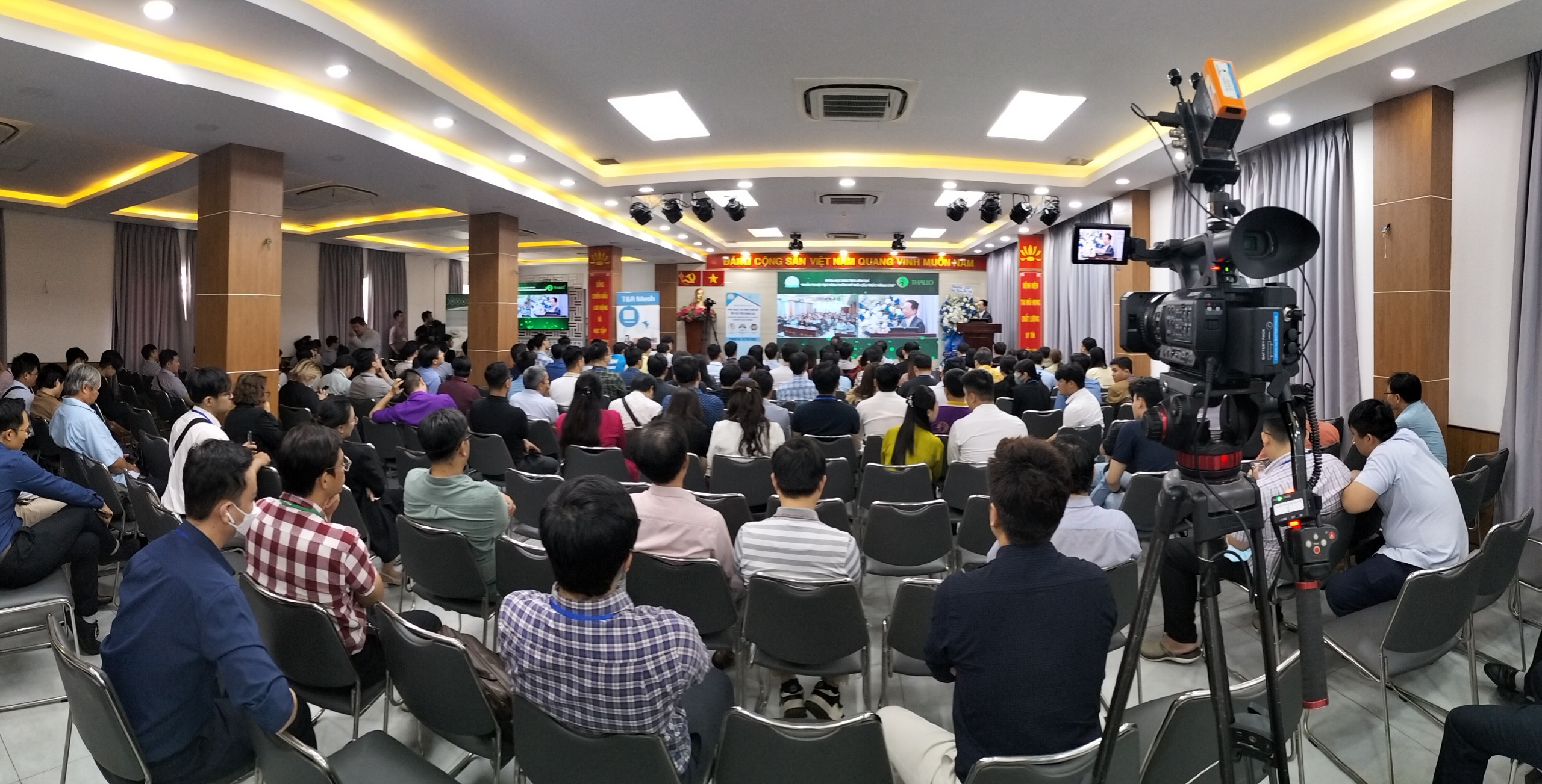 Quay Phim Hội Thảo